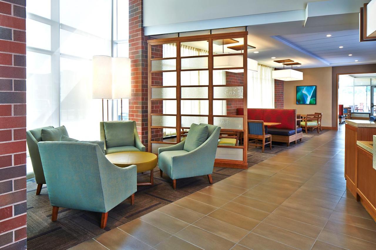 Hyatt Place Lansing-East Екстериор снимка