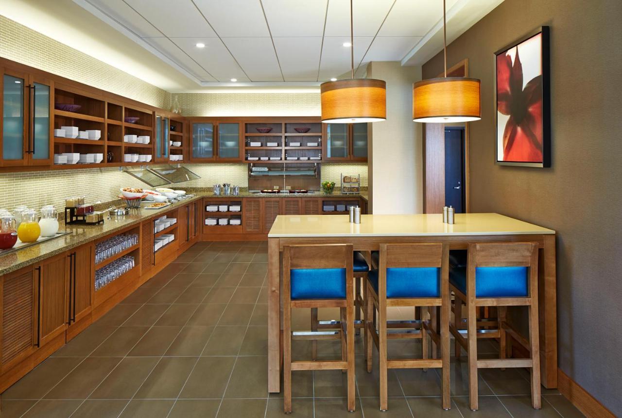 Hyatt Place Lansing-East Екстериор снимка