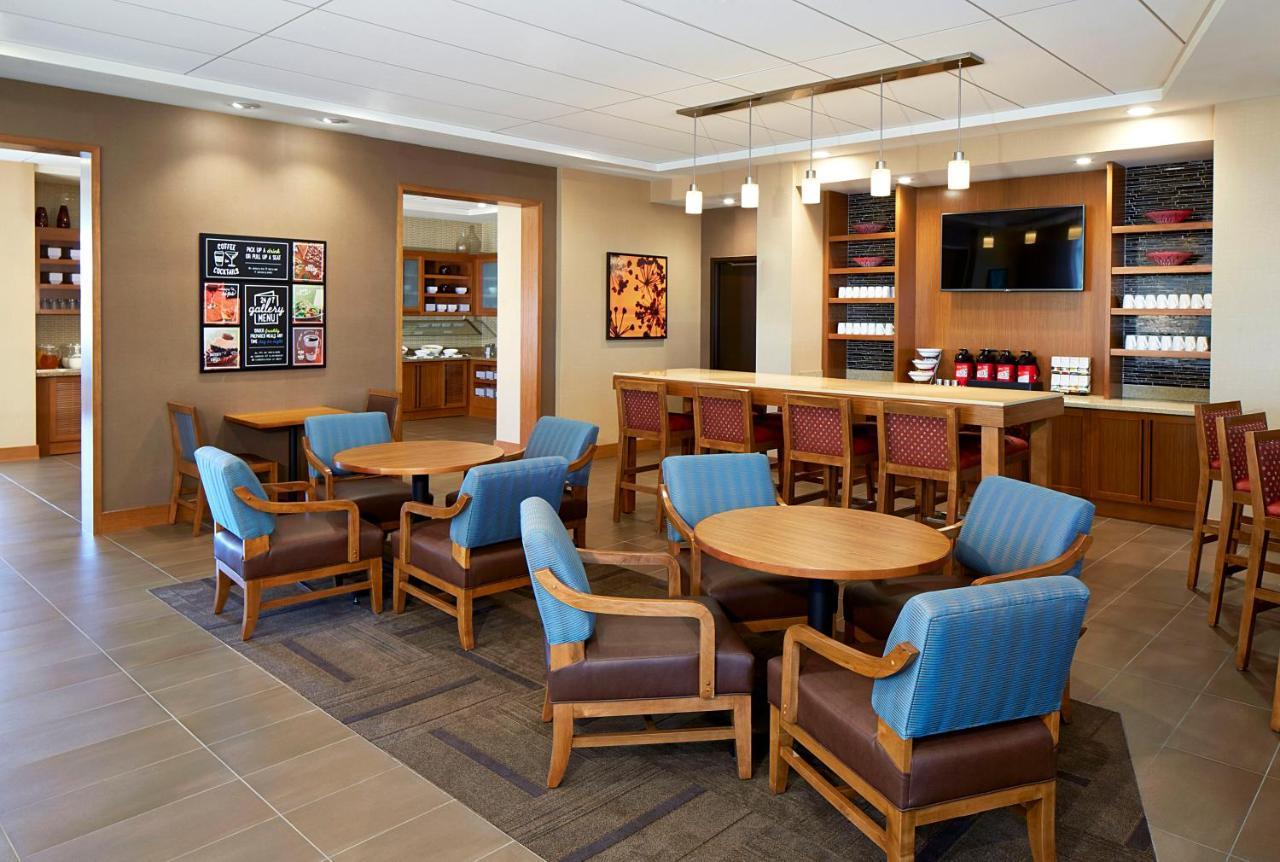 Hyatt Place Lansing-East Екстериор снимка