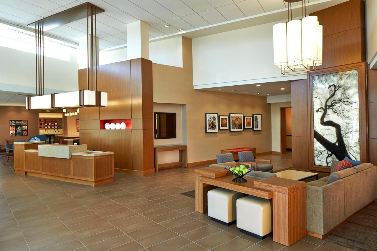 Hyatt Place Lansing-East Екстериор снимка