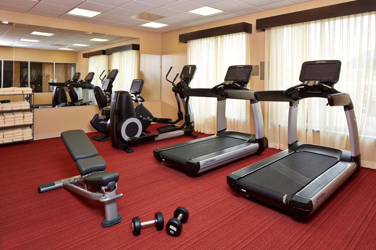 Hyatt Place Lansing-East Екстериор снимка